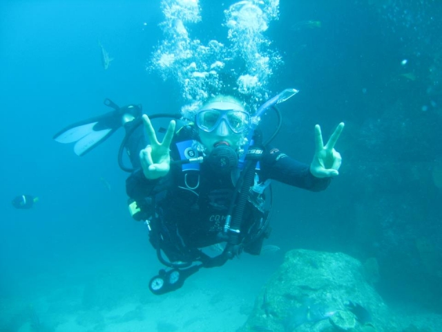  Having a great time underwater 